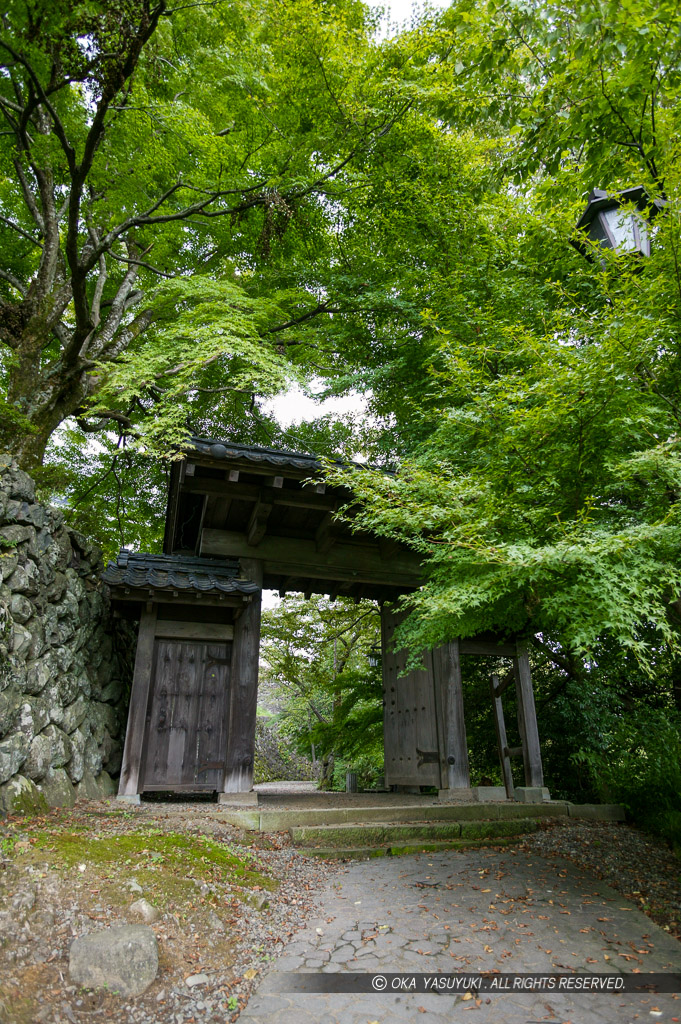 主郭城門・旧裁判所移築門