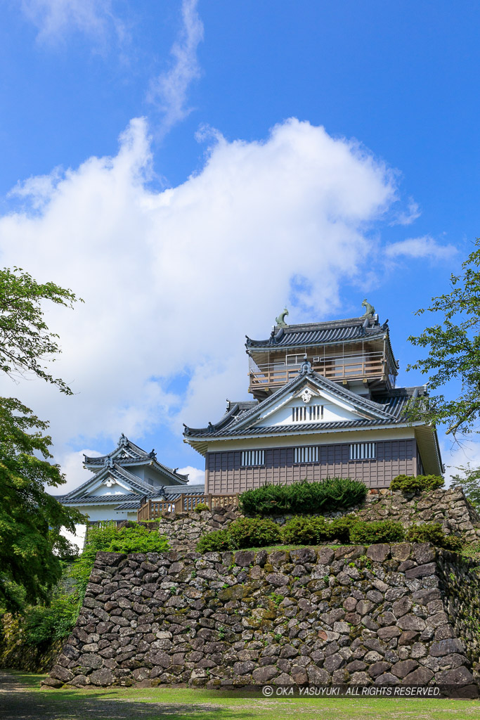 越前大野城の夏・本丸から望む天守