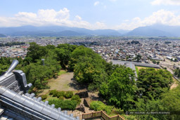 天守から城下町を望む｜高解像度画像サイズ：6484 x 4323 pixels｜写真番号：5D4A8428｜撮影：Canon EOS 5D Mark IV