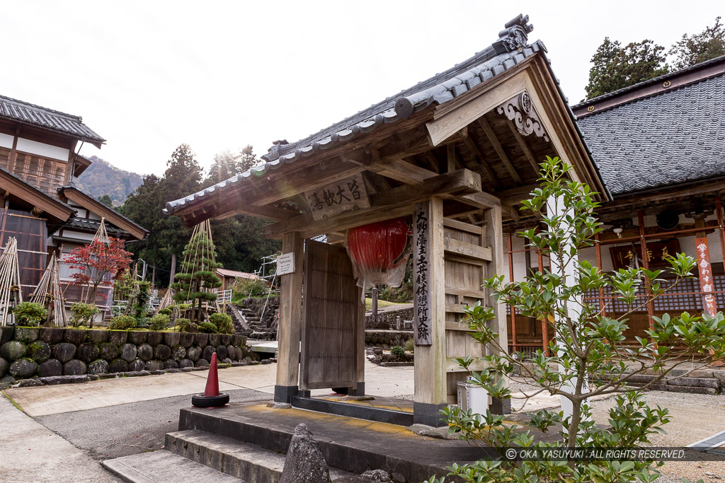 移築城門・不明門・真乗寺