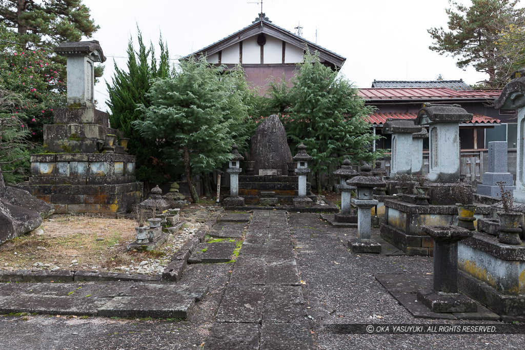 土居家累代墓所