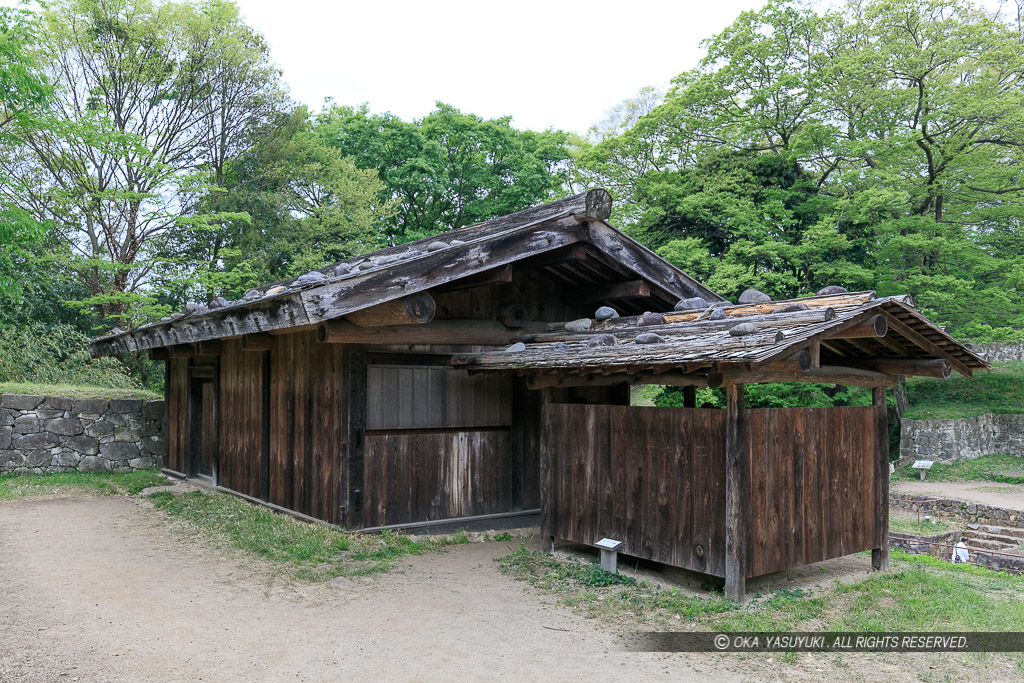 大手虎口南上段曲輪・石敷遺構展示施設