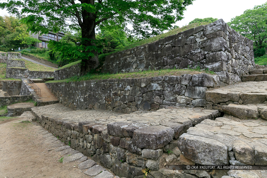 土塁石垣