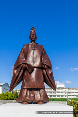 田沼意次銅像 | 高解像度画像サイズ：5195 x 7789 pixels | 写真番号：6F1A5572 | 撮影：Canon EOS R5m2