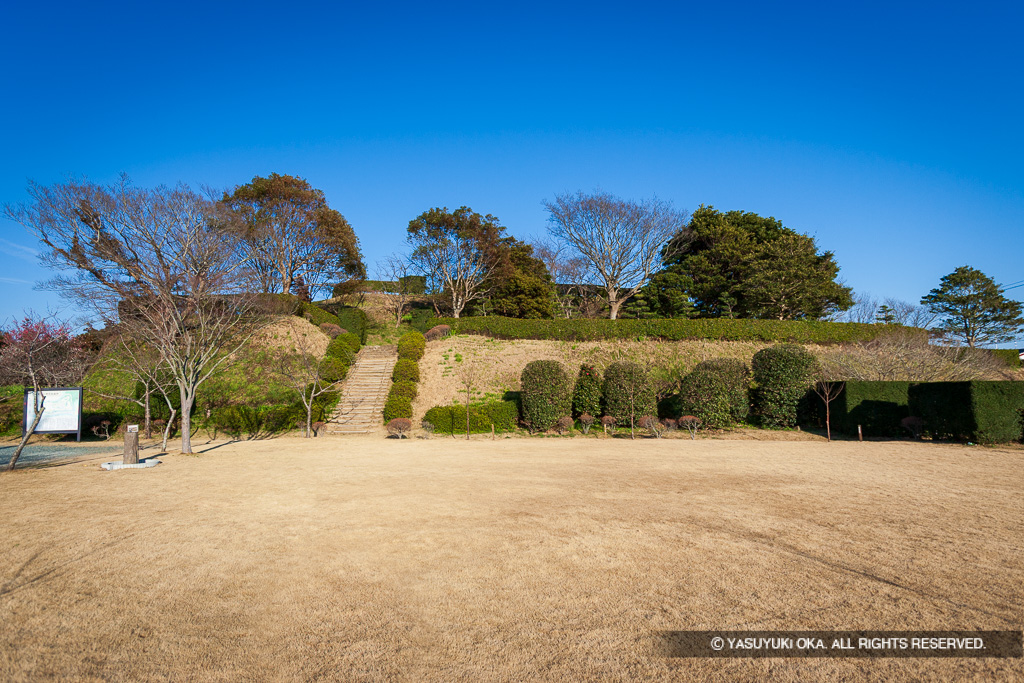 二の丸付近から西の丸帯曲輪