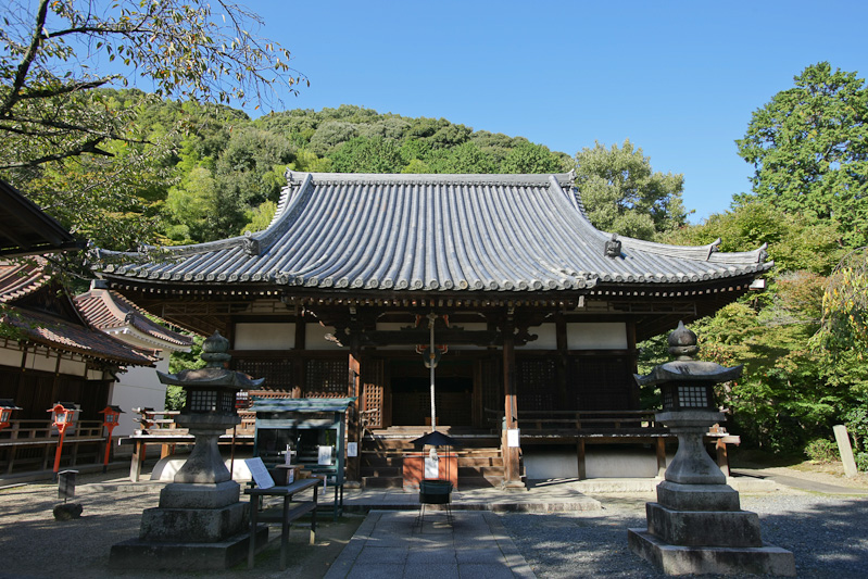 宝積寺本堂と天王山城