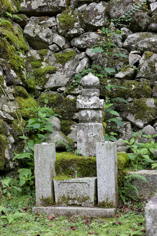 明智光秀正室・熈子（ひろこ）の墓（滋賀・西教寺）