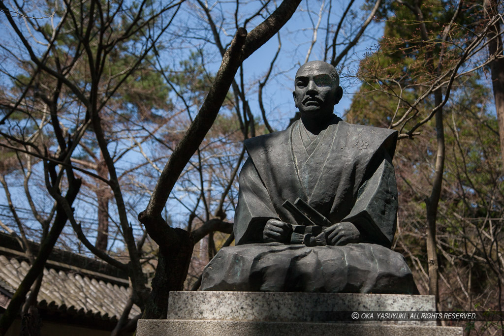 石田三成銅像・龍澤寺