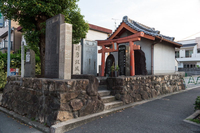 旧若江城跡・神殿
