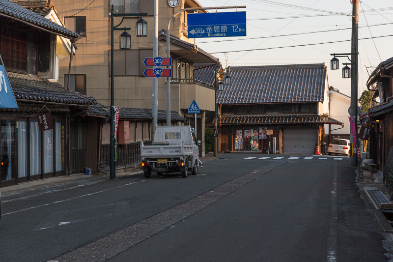 北国街道と北国脇往還の分岐点