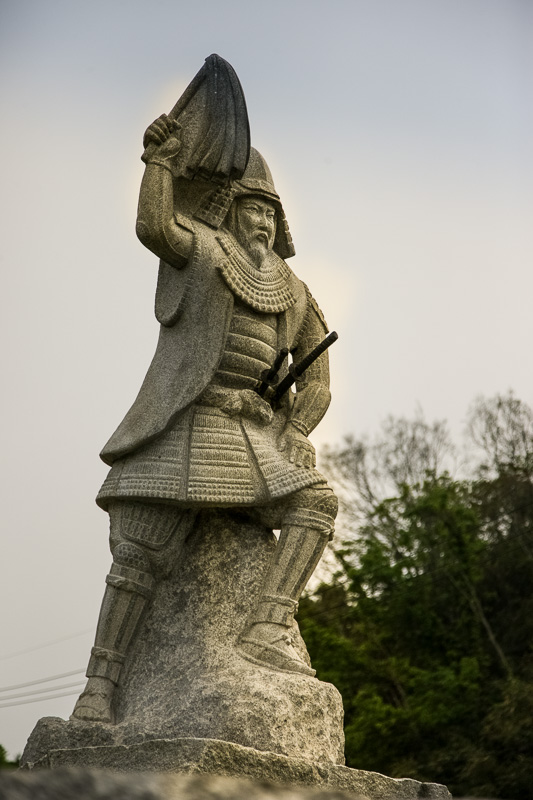 村上武吉石像・村上水軍博物館