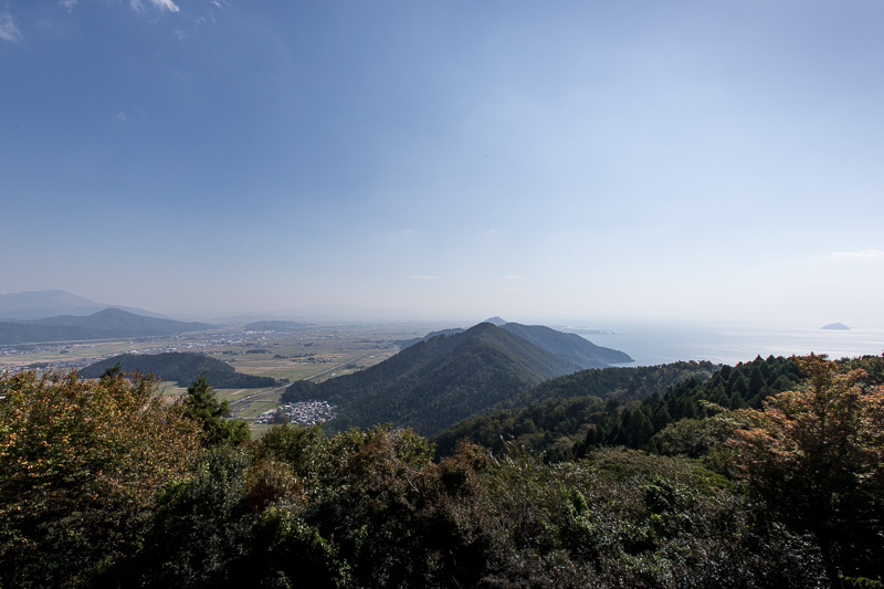 賤ヶ岳から小谷城と山本山城と琵琶湖を望む