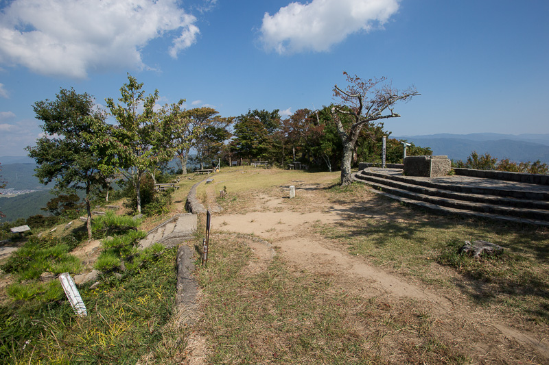 賤ヶ岳砦主郭