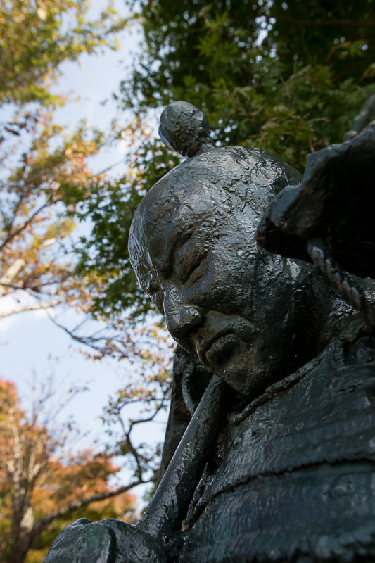 賤ヶ岳銅像・武者の像