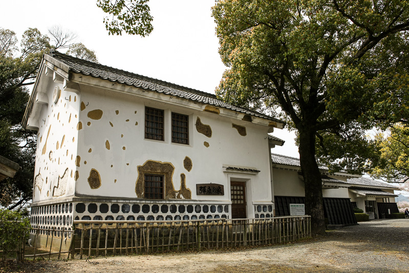 弾痕・西南戦争戦災の松下彦次郎家土蔵・復元