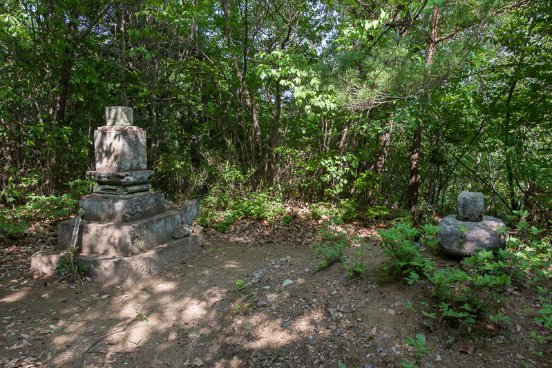 竹中半兵衛の墓・志染町安福田栄運寺