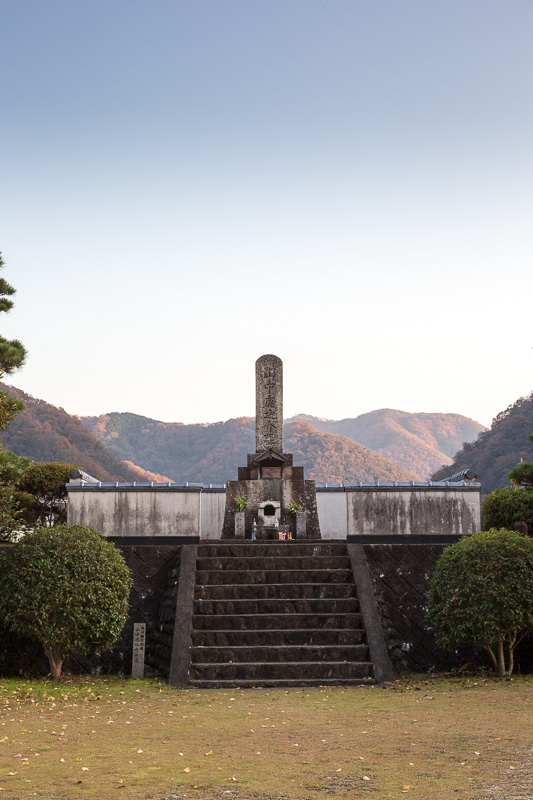 山中鹿介の墓・阿井の渡し