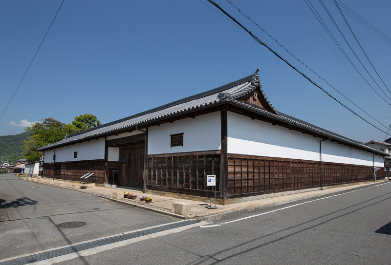 長屋門全景